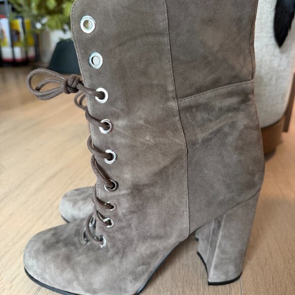 Vince Camuto Lace-up Grey Suede Boots - Size 9 - Picture 5 of 8